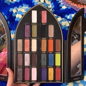 Kat Von D Makeup - SALE 🌑Saint and Sinner Kat Von D Eyeshadow Pale… Kat Von D Makeup - SALE 🌑Saint and Sinner Kat Von D Eyeshadow Pale…